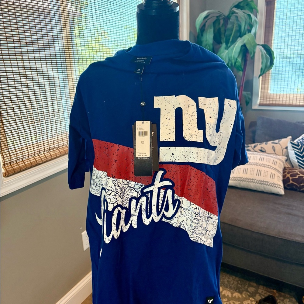 NY Giants Blue Graphic Tee with Red & White Accents XS